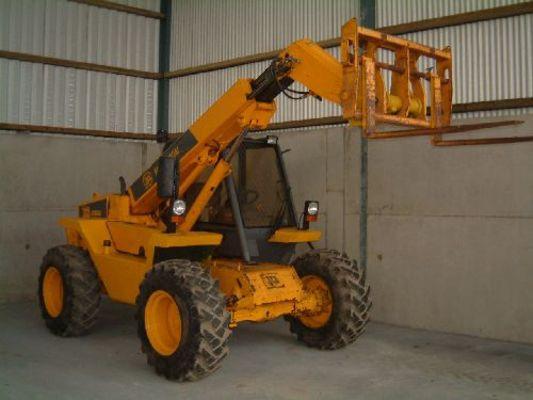 144647730 JCB520 55