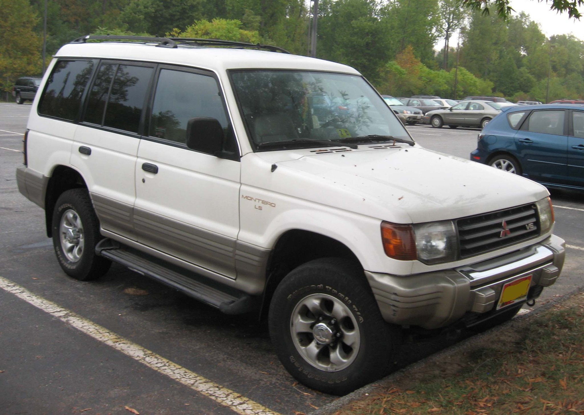 1999 MITSUBISHI PAJERO 1