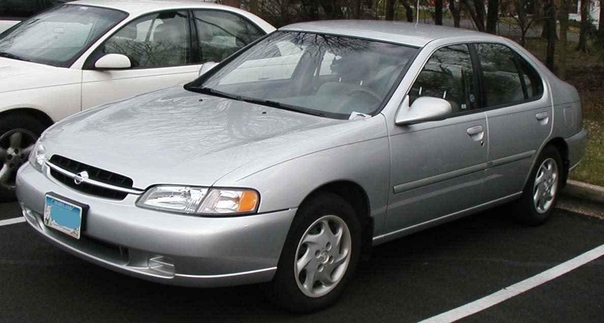 1999 Nissan Altima 4