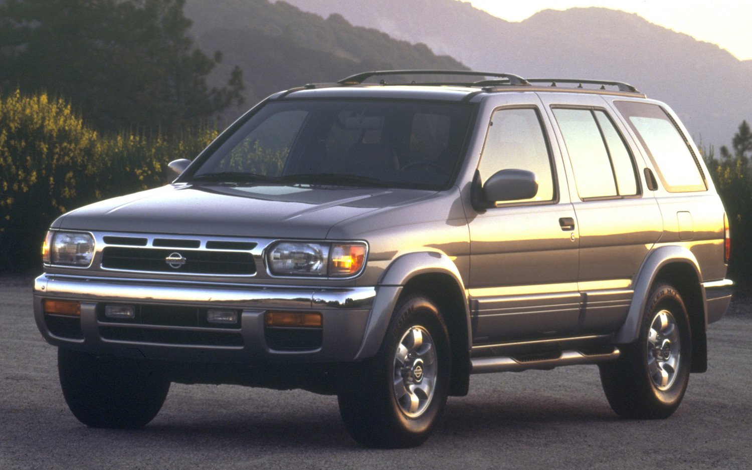 1999 Nissan Pathfinder 4
