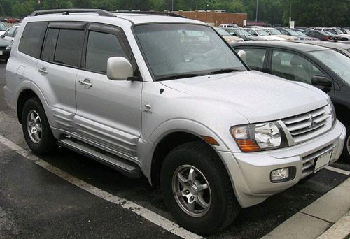 2000 Mitsubishi Pajero Montero