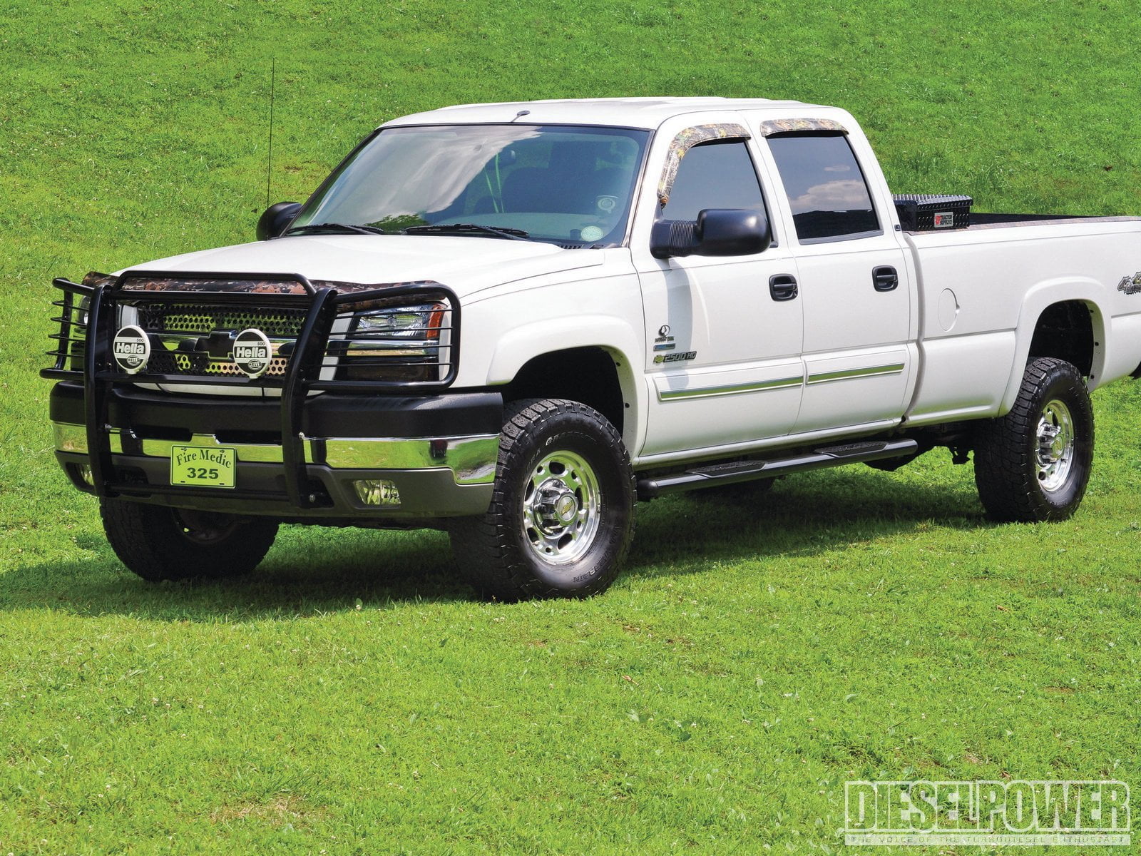 2004chevysilverado2500hd l 64eadd81ba70a4a0