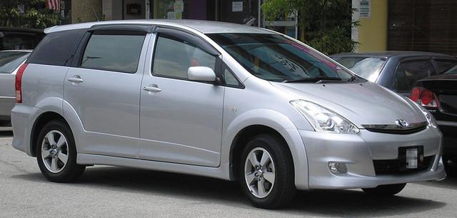 2005 toyota wish pic 4722 640x480 1