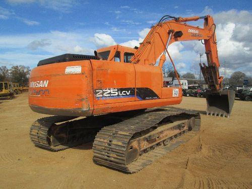 DAEWOO DOOSAN SOLAR 225LC V CRAWLER