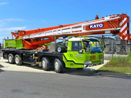 Kato NK550VR Hydraulic Truck Crane operation