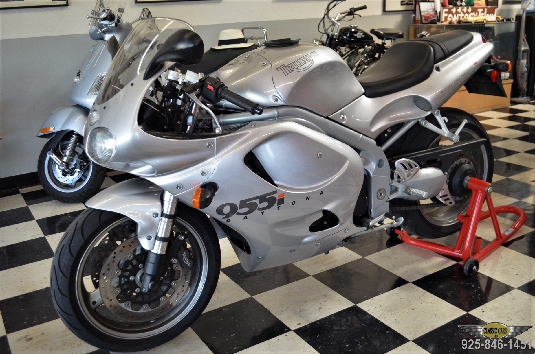 Triumph Dayton T595 955i