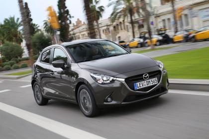 mazda2 2015 action 25